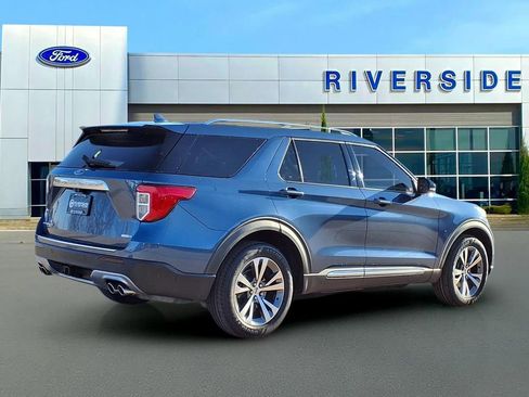Used 2020 Ford Explorer Platinum w/ Premium Technology Package image 6