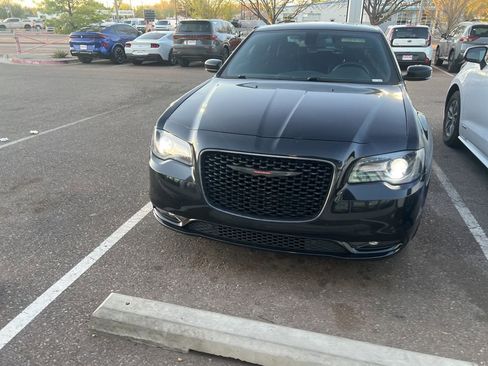 Used 2022 Chrysler 300 S image 4