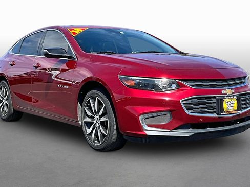 Used 2018 Chevrolet Malibu LT w/ Leather Package FWD image 4