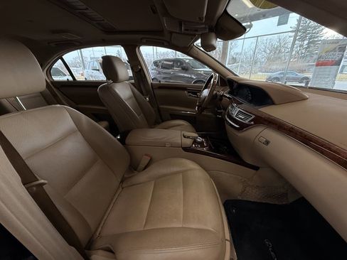 Used 2010 Mercedes-Benz S 550 4MATIC Sedan image 33