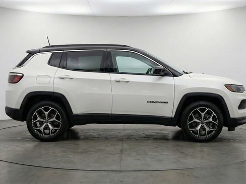 Used 2025 Jeep Compass Limited AWD/4WD image 11