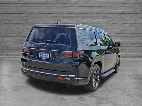 Used 2023 Jeep Wagoneer Series III w/ Preferred Equipment Group AWD/4WD image 11