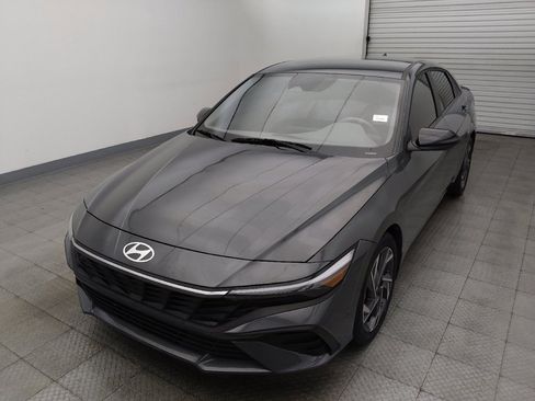 Used 2025 Hyundai Elantra Sport FWD image 15