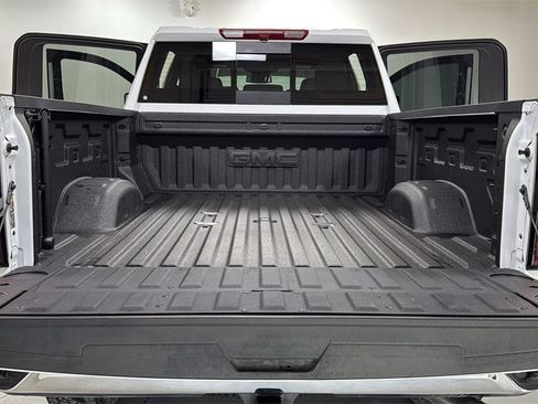 Used 2025 GMC Sierra 2500 SLT w/ SLT Premium Package image 16
