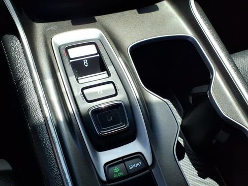 Used 2019 Honda Accord Touring image 9