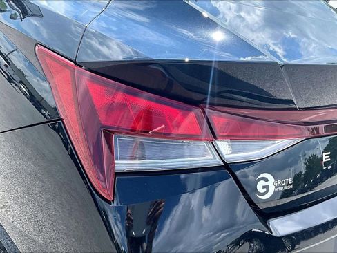 Used 2024 Hyundai Elantra SEL FWD image 27