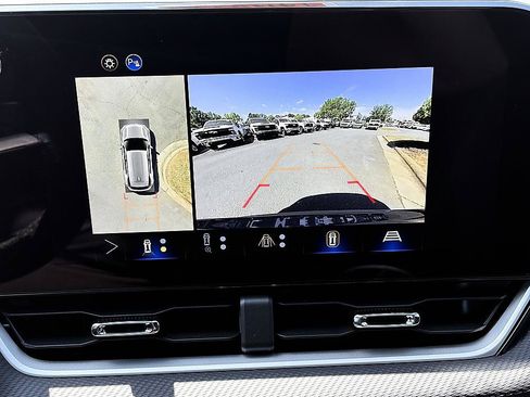New 2026 Chevrolet Equinox LT w/ Convenience Package II FWD image 18