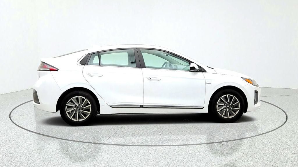 Used 2020 Hyundai Ioniq Limited FWD image 4