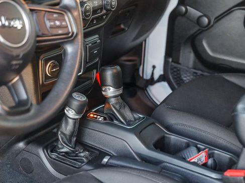 Certified 2022 Jeep Wrangler Unlimited Sport image 23