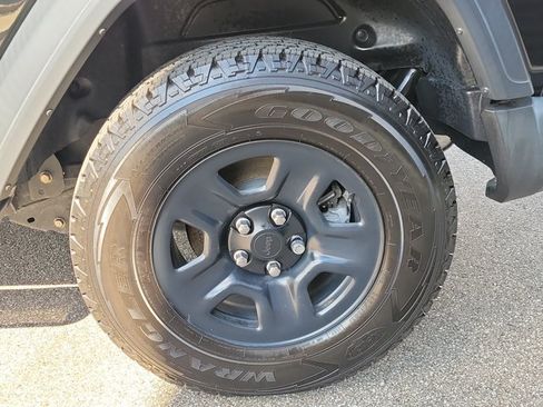 Used 2019 Jeep Wrangler Sport AWD/4WD image 7