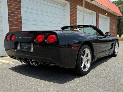 Used 2002 Chevrolet Corvette Convertible w/ Preferred Equipment Group1 image 34