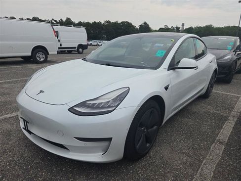 Used 2020 Tesla Model 3 Standard Range Plus RWD image 3
