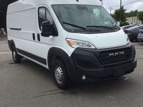 Used 2026 RAM ProMaster 2500 w/ Convenience Group FWD image 1