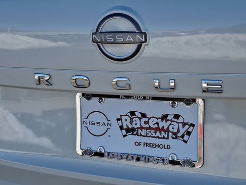 Certified 2023 Nissan Rogue Platinum image 31