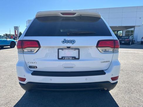 Used 2021 Jeep Grand Cherokee Laredo image 4