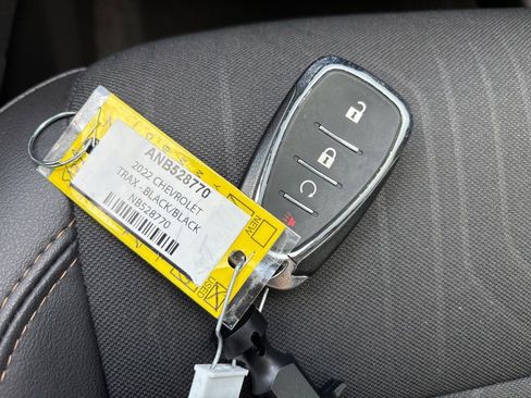 Used 2022 Chevrolet Trax LT w/ Midnight Edition image 31