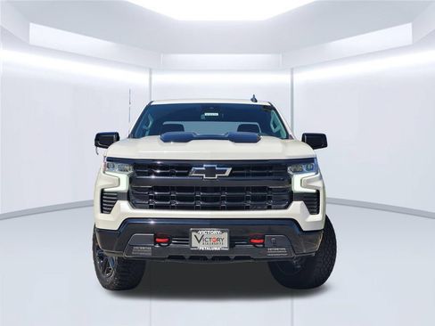 Used 2023 Chevrolet Silverado 1500 LT Trail Boss w/ Protection Package AWD/4WD image 3