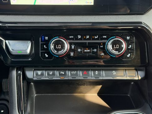 Used 2025 GMC Sierra 2500 AT4 w/ Technology Package AWD/4WD image 33