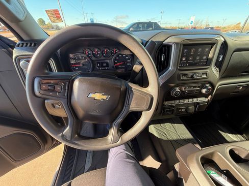 Used 2024 Chevrolet Silverado 2500 Custom w/ Custom Convenience Package image 12