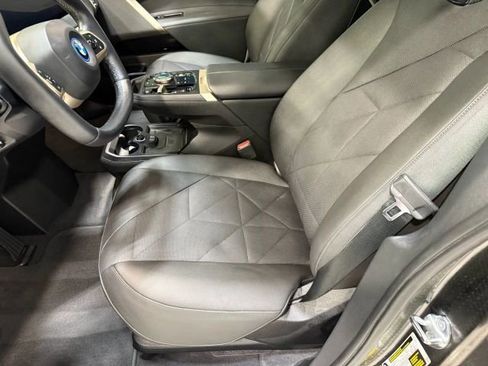 Used 2024 BMW iX xDrive50 w/ Premium Package image 27