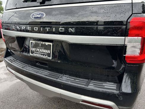 Used 2023 Ford Expedition XLT RWD image 4