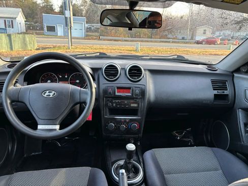 Used 2006 Hyundai Tiburon GS image 25