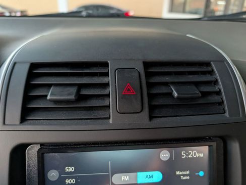 Used 2010 Toyota Corolla image 28