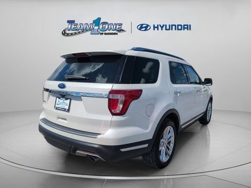 Used 2018 Ford Explorer Limited w/ Equipment Group 301A FWD image 8