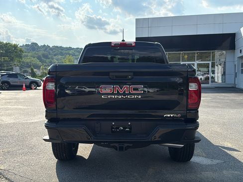 New 2026 GMC Canyon AT4 w/ AT4 Premium Package AWD/4WD image 4