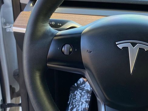 Used 2023 Tesla Model Y Long Range image 14