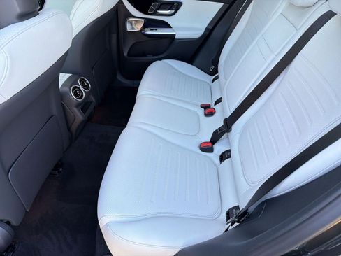 Used 2026 Mercedes-Benz GLC 300 image 14