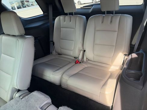 Used 2015 Ford Explorer XLT w/ Equipment Group 202B AWD/4WD image 36