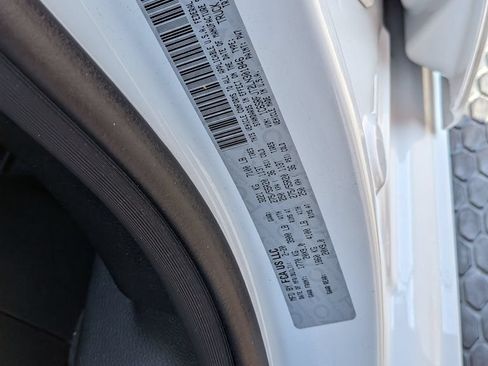 Used 2020 RAM 1500 Laramie AWD/4WD image 28