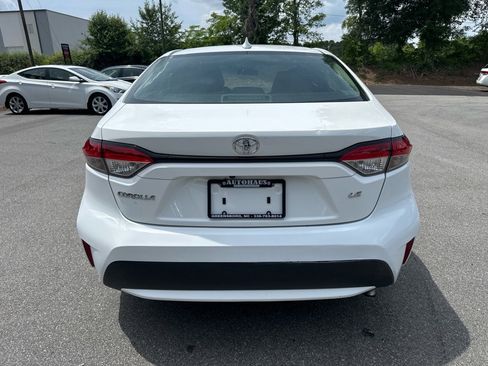 Used 2021 Toyota Corolla LE image 5