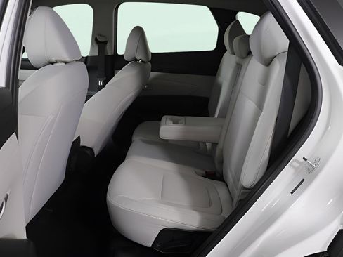 New 2026 Hyundai Tucson SE image 32