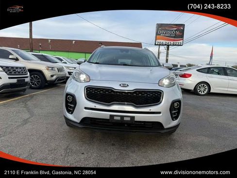 Used 2017 Kia Sportage EX w/ EX Technology Package image 2