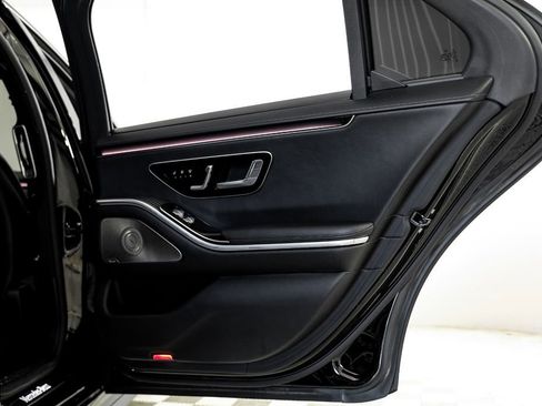 Used 2022 Mercedes-Benz S 580 4MATIC Sedan w/ AMG Line Package image 44