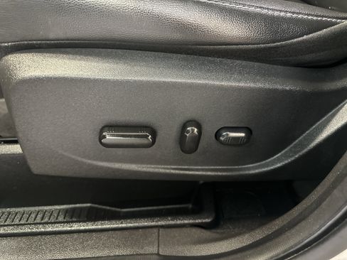 Used 2017 Ford Escape Titanium FWD image 22