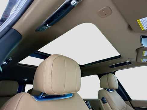 New 2026 Land Rover Range Rover Long Wheelbase SE AWD/4WD image 20