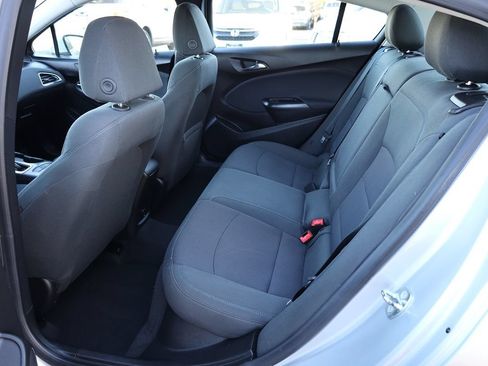 Used 2018 Chevrolet Cruze LT w/ LT Fleet Convenience Package FWD image 11