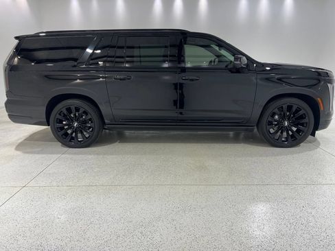 Used 2026 Cadillac Escalade ESV Platinum Sport w/ LPO, ONYX Package AWD/4WD image 6