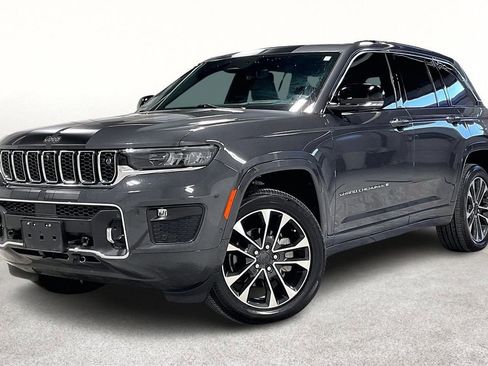 Used 2022 Jeep Grand Cherokee Overland w/ Adv Protech Group III image 14