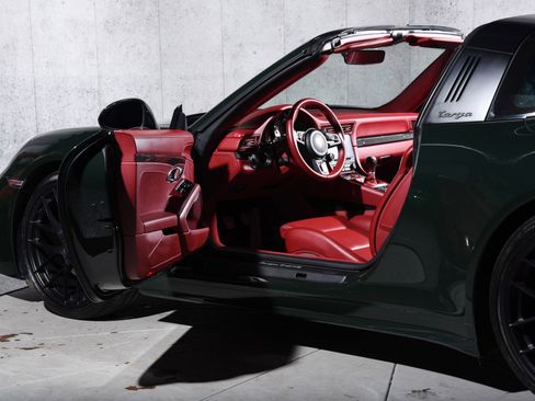 Used 2019 Porsche 911 Targa 4 GTS image 13