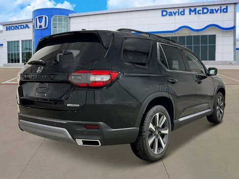 New 2025 Honda Pilot Touring image 9