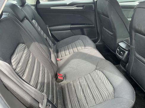 Used 2016 Ford Fusion SE FWD image 12