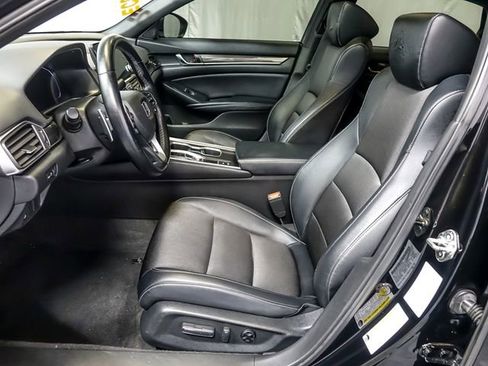 Used 2018 Honda Accord Sport image 12