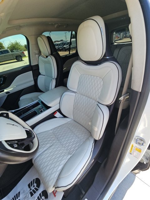 Used 2020 Lincoln Aviator Black Label w/ Dynamic Handling Package AWD/4WD image 12