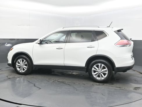 Used 2016 Nissan Rogue SV w/ SV Premium Package AWD/4WD image 7