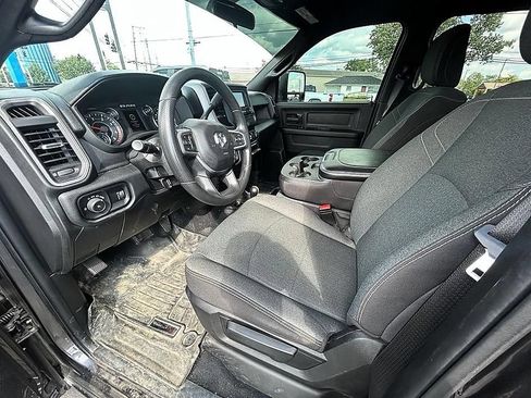 Used 2024 RAM 3500 Tradesman w/ Chrome Appearance Group AWD/4WD image 10