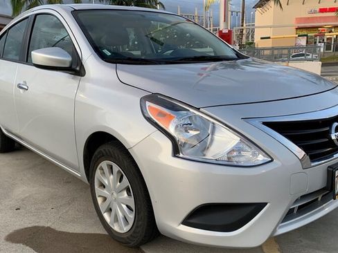 Used 2018 Nissan Versa SV FWD image 4